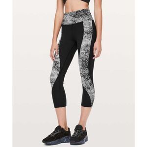 Lululemon Sweat & Repeat Crop *21”- Serigraph Starlight Black Multi - Size 4